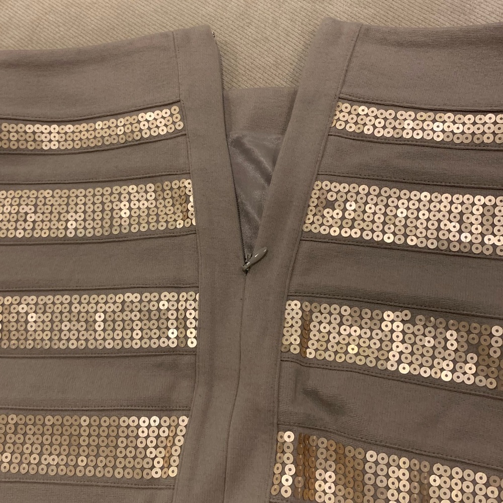 Express mini skirt, gold and tan stripes, size 2 - Picture 3 of 8
